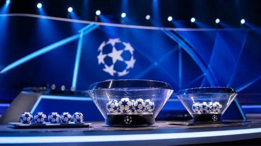 Imagen ilustrativa de bombos y bolas durante un sorteo de la Champions League