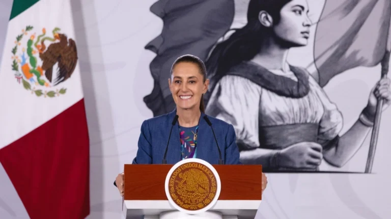 Claudia Sheinbaum durante una conferencia de prensa en Palacio Nacional