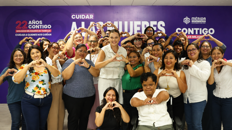 Mujeres meridanas retoman la universidad con apoyo municipal