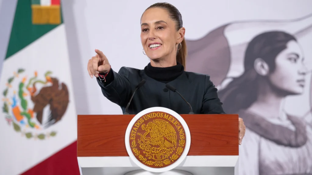 Claudia Sheinbaum durante una conferencia de prensa en Palacio Nacional