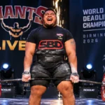 Raúl “Tayzon” Flores durante un levantamiento de peso muerto en una competencia de strongman