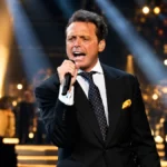 Luis Miguel durante un concierto previo a su nueva gira Tour 2027