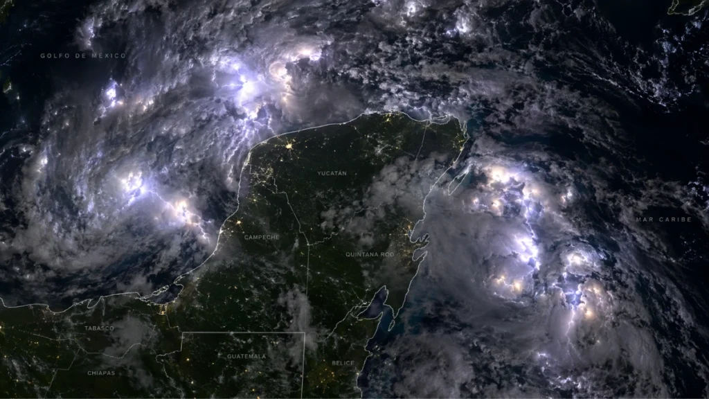 Imagen ilustrativa de fuertes lluvias y tormentas eléctricas sobre la Península de Yucatán