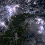 Imagen ilustrativa de fuertes lluvias y tormentas eléctricas sobre la Península de Yucatán