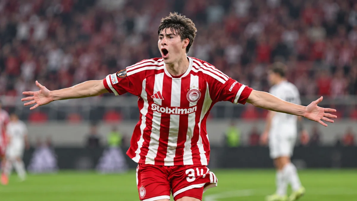 Armando Hormiga González, delantero mexicano del Olympiacos, protagonista del triunfo ante Sparta Praga