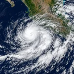 Vista satelital ilustrativa del huracán Trudy de categoría 3 sobre el océano Pacífico, frente a las costas de México